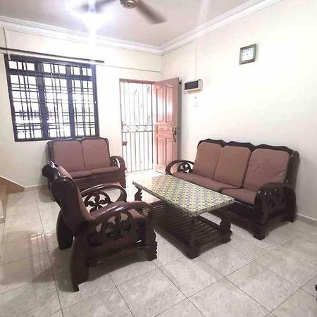 Fun Beach Homestay Mersing Exterior foto